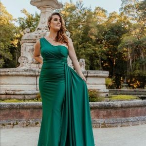 STYLE PS6321 EMERALD GREEN BY PORTIA & SCARLETT